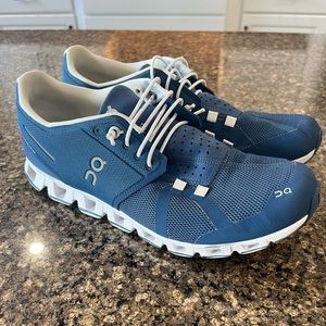 ON Running On Cloud Sneakers- womens 9.5
